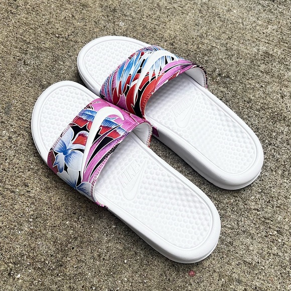 WMNS NIKE BENASSI SWOOSH JDI PRINT SLIDE PINK WHITE BLUE FLOWER FEATHER HABANERO - Picture 8 of 9